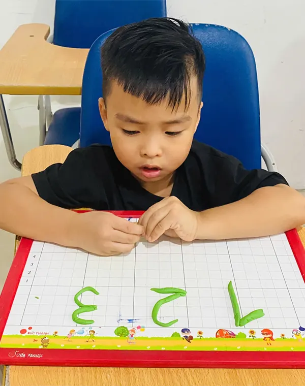 Phương pháp Montessori