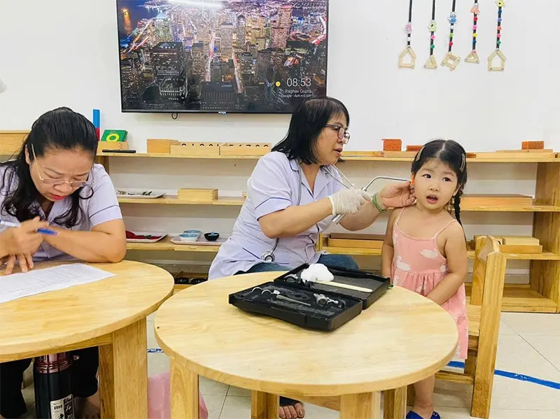 theo dõi sức khỏe cho trẻ